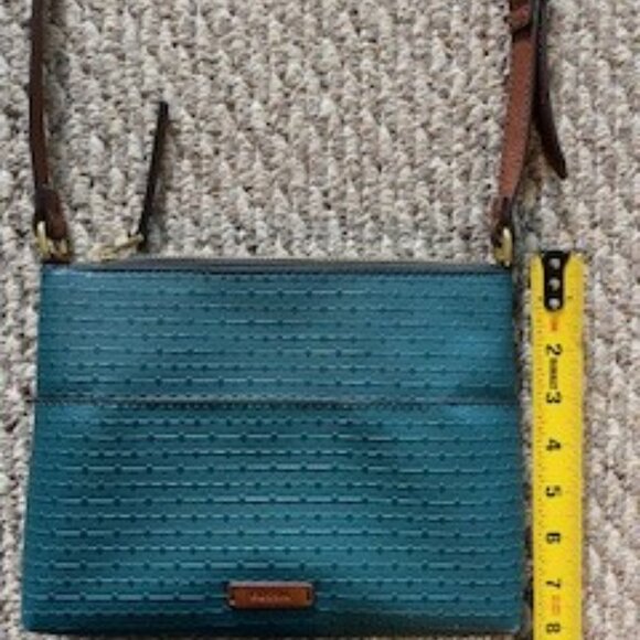 Fossil Crossbody in Coated Leather with Textured Key Pattern - Picture 10 of 10